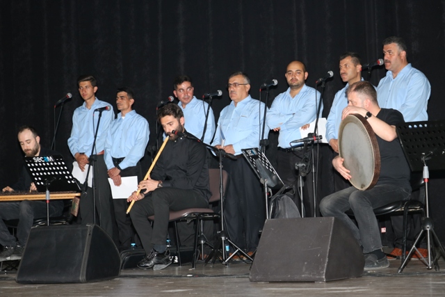 Din görevlileri korosunun musiki konseri