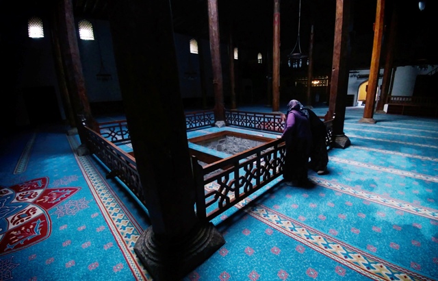 Eşrefoğlu Camisi, zamana meydan okuyor