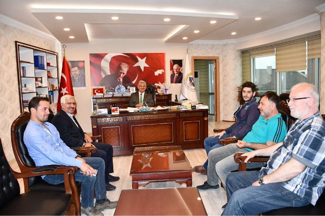 Aday Adayı Yalınız ilçe ziyaretlerinde