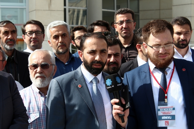 Saadet, adliyede stant kurdu