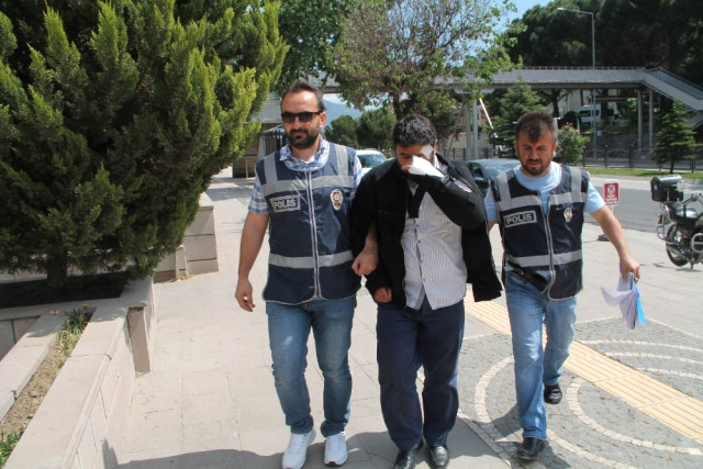 Sahte Polis Gerçek Polislere Yakalandı