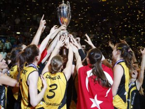 VakıfBank'ta 3 oyuncunun sözleşmesi yenilendi