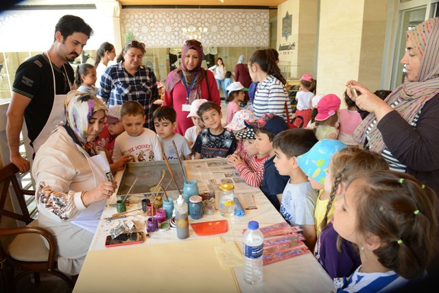 Altın Dokunuşlar Sergisi ve Bilgi Şöleni Büyük İlgi Görüyor