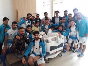 Maçtan sonra geçmiş olsun ziyareti