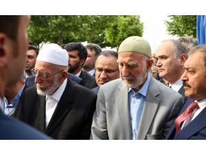 Eski Bakan Ayhan için cenaze namazı kılındı