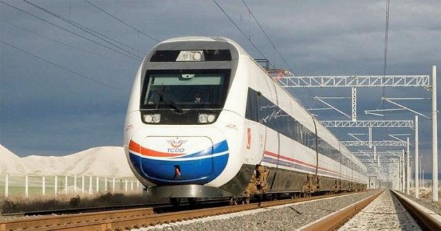 TCDD'den demir yolu hatlarında ot ilaçlama çalışması