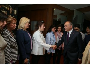 Bilim Sanayi ve Teknoloji Bakanı Özlü, İzmir'de