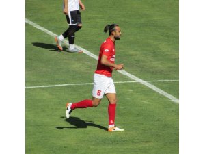 Akşehirspor’un en dikkat çeken oyuncusu Onur Çelik oldu