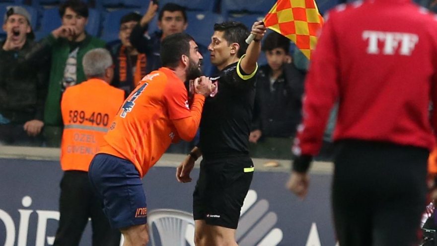 Arda Turan'a 16 maç men cezası!