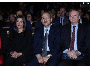 "Geçici Koruma Altındaki Suriyelilerin İş Gücü Piyasasına Uyumu" konferansı