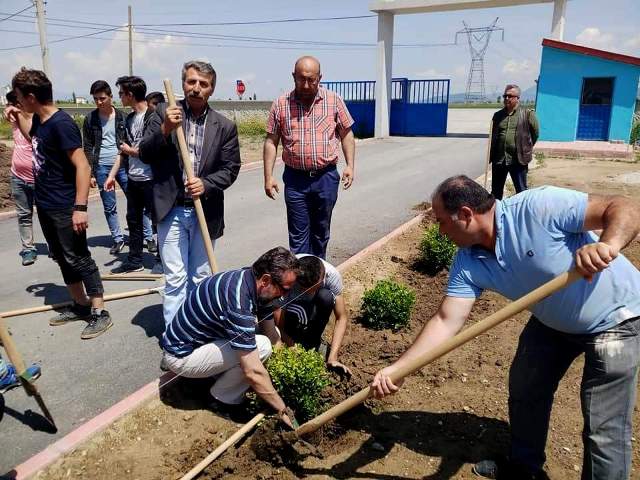 Okul bahçesi yeniden düzenlendi