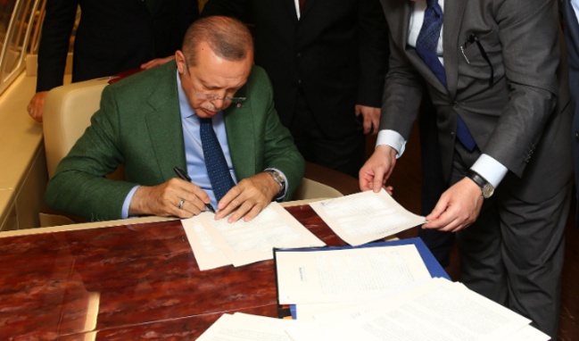 Erdoğan vekil listesini uçakta hazırladı! 120 vekil ile yeniden...