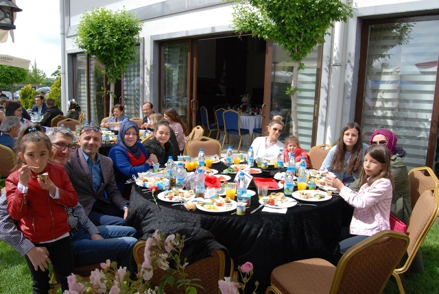 Eczacılar “Anneler günü” kahvaltısında buluştu