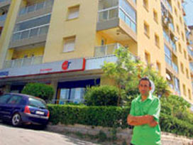 Yönetici apartmanı kamusal alan yaptı