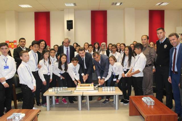 Yunak’ta  TUBİTAK 4006 Bilim Fuarı Açıldı