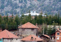 Beton suyu içme suyuna karıştı