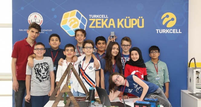 Binlerce dahi çocuğa teknolojik eğitim desteği