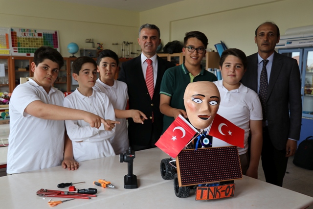 Ortaokul öğrencilerinden "motivasyon robotu"