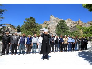 Şehit Filistinliler için gıyabi cenaze namazı