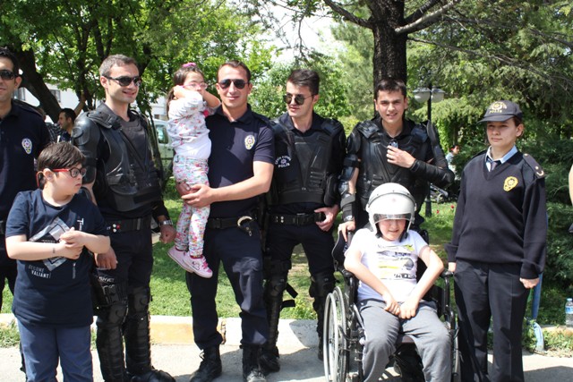 Konya polisi engelli vatandaşları unutmadı
