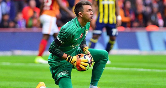 Muslera, Galatasaray'da 3. kez "dalya" diyecek