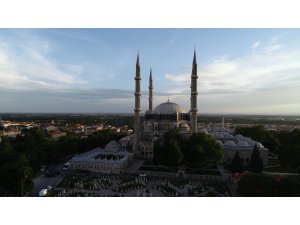 Selimiye'nin gölgesinde ilk iftar