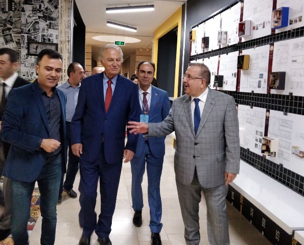 Ediz Hun,Güzel Sanatlar Fakültesi’nde