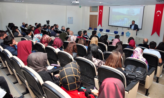 NEÜ’de konferans