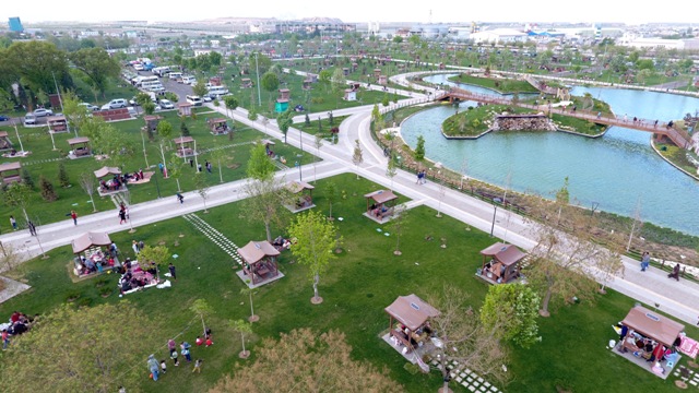 Ramazan akşamlarının coşkusu Karatay’ın parklarında yaşanıyor
