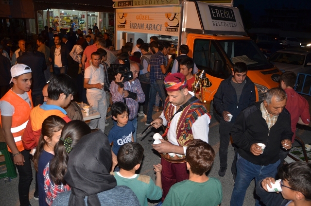 Geleneksel mahalle iftarları başladı