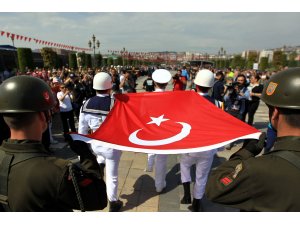 Atatürk'ün Samsun'da karaya çıkışı canlandırıldı
