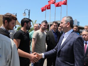 "Cumhurbaşkanlığına talip birinin ABD yetkililerinden bilgi alması üzücü"