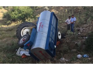 Manisa'da traktör uçuruma yuvarlandı: 1 ölü, 1 yaralı