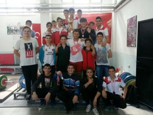 Halterde Gençlik Kupası Taşkentspor’un