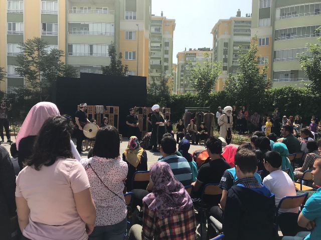 Tiyatro çocukların ayağına gidiyor