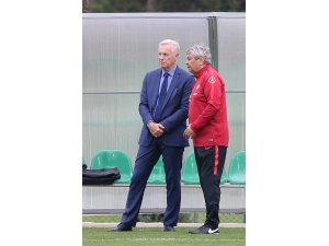 A Milli Futbol Takımı'nda mesai başladı