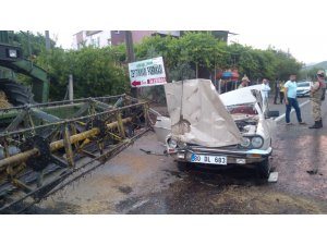 Osmaniye'de otomobil biçerdöverle çarpıştı: 1 ölü 3 yaralı