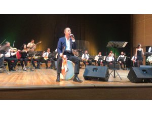 Kazakistan'da Sümer Ezgü'den konser