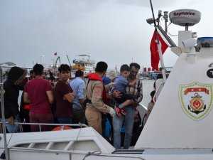 Sahil Güvenlik hem kurtardı hem yakaladı