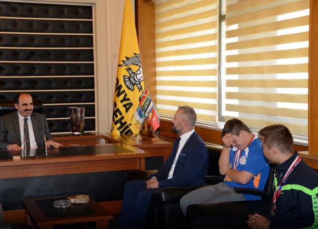 Özel Sporcular Başkan Altay'ı ziyaret etti