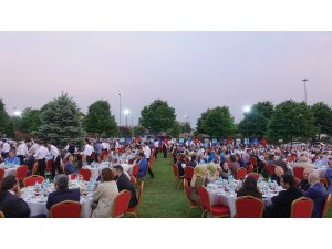 Kültür-sanat camiası iftarda bir araya geldi