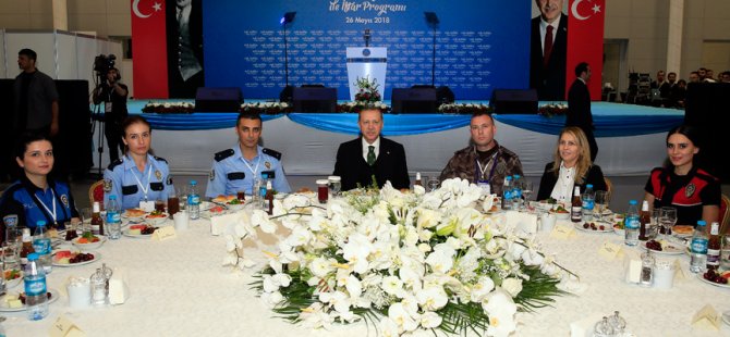 Erdoğan, İstanbul Emniyet Teşkilatı'nın iftarına katıldı