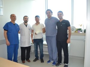 Testerenin kopardığı kol 4 saatte yerine dikildi