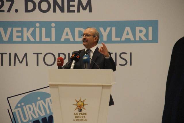 AK Parti adaylarını tanıttı