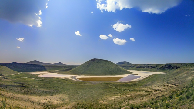 Dünyanın nazar boncuğu' Meke Gölü kurudu