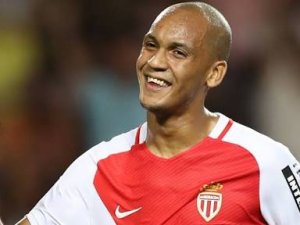 Liverpool, Fabinho ile anlaştı