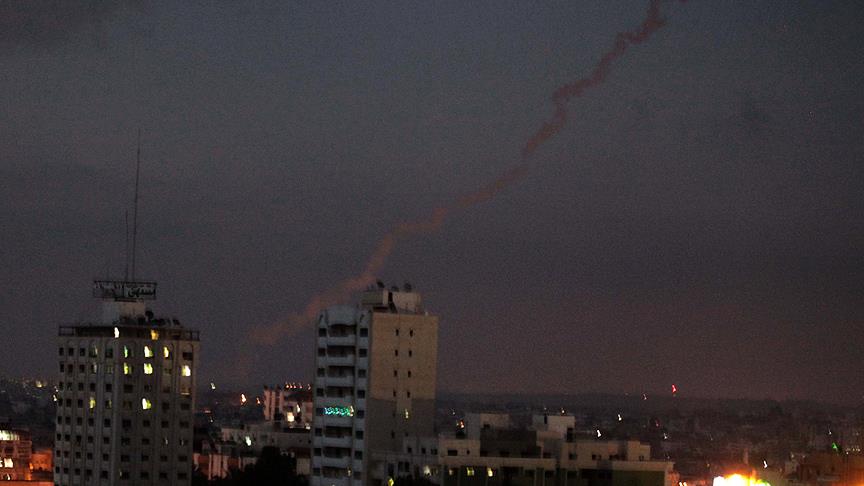 İsrail ordusu Gazze'ye yine saldırdı