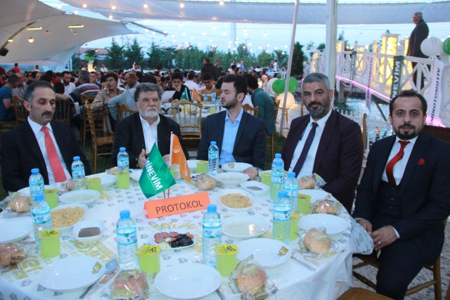 Eminevim'den İftar Yemeği Programı