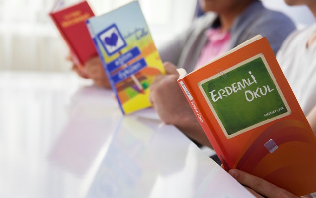 Ceza olarak kitap okudular