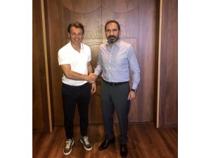 Sivasspor, Tamer Tuna ile sözleşme imzaladı